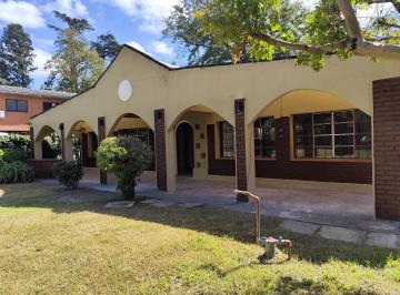 Quinta vacacional · 120m² · 5 Ambientes · 2 Cocheras · Venta Casa Quinta 4 Ambientes