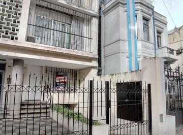 Oficina comercial · 75m² · 5 Ambientes · Sobre Bv. Oroño 900 Rosario Alquiler Apto Consultorios Oficinas Local Impecable, con Patio