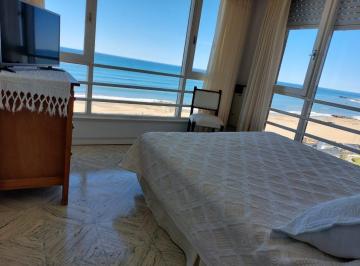 Departamento de 2 ambientes, Miramar · Departamento con Excelente Vista Al Mar y Cochera.