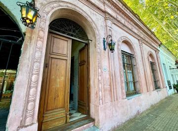 Casa · 6 Ambientes · Alquiler Hermosa Casa en Pleno Casco Histórico