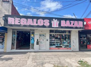 Local comercial · 225m² · Local con Renta en Ituzaingó