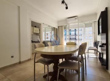 Departamento · 40m² · 2 Ambientes · Alquiler Temporario - Departamento de Dos Ambientes con Vista a La Plaza Colon - Av Colón 2134