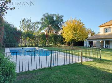 Casa · 207m² · 7 Ambientes · 2 Cocheras · Casa en Venta en Pilar Golf Apto Credito | Mallmann Propieda