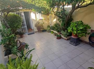 PH · 56m² · 4 Ambientes · 2 Cocheras · PH Tipo Casa en Venta en Versalles