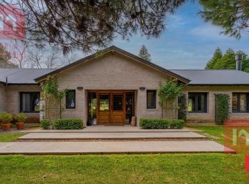 Casa · 200m² · 4 Ambientes · Marayui Country Club, Casa 3 Dorm., Cancha de Golf