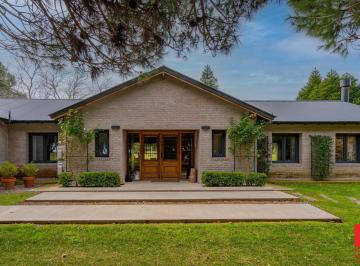 Casa · 200m² · 4 Ambientes · Marayui Country Club, Casa 3 Dorm., Cancha de Golf
