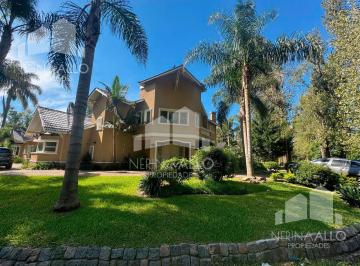 Casa · 452m² · 8 Ambientes · 4 Cocheras · Venta Casa en Country Estancia La Tradicion