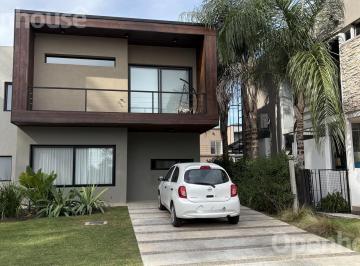 Casa · 118m² · 3 Ambientes · 1 Cochera · Venta - Excelente Casa en Barrio La Josefina - Villa Rosa