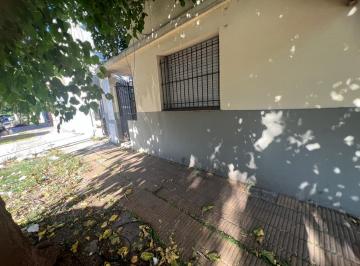 Casa · 44m² · 2 Ambientes · En Venta en Caseros PH de 2 Ambientes Al Frente a Remodelar con Fondo F: 10382