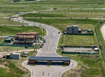 Terreno · 600m² · Venta de Lote en Barrio Privado Village Joven Bella Vista