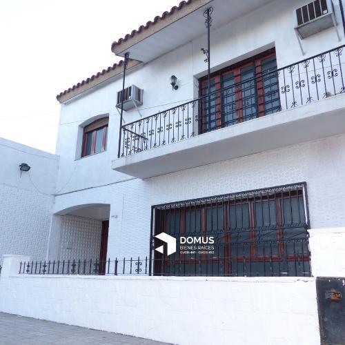 Casa · 350m² · 5 Dormitorios · 3 Cocheras