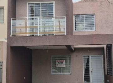Casa de 3 ambientes, Córdoba · Duplex Nuevo Urca 3 Dorm.