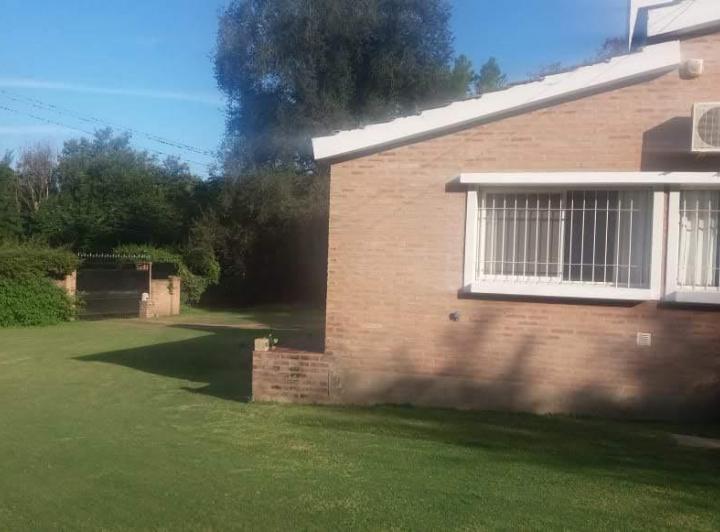 Casa · 230m² · 6 Ambientes · 2 Cocheras