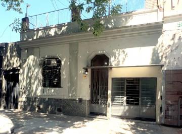 Casa · 140m² · 4 Ambientes · 1 Cochera · Casa 4 Ambientes Cochera Patio Quincho Parrilla