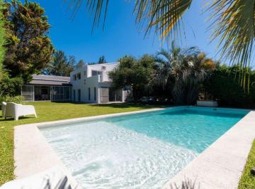 Casa · 280m² · 5 Ambientes · 1 Cochera · Casa en Venta en Las Palmas Tigre Al Lago