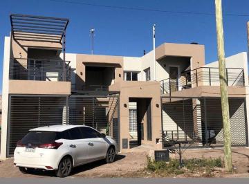 Departamento · 75m² · 3 Ambientes · 1 Cochera · Venta Departamento en Pb con Patio - Maipu