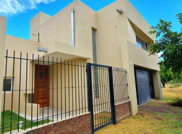 Casa · 324m² · 10 Ambientes · 4 Cocheras · Venta Casa Olivos del Fundador San Rafael Mendoza