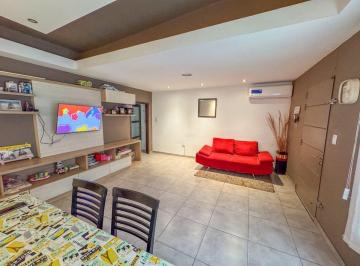 Casa · 197m² · 4 Ambientes · 2 Cocheras · Venta Casa 2 Dorm Patio Grande - Villa Cabrera