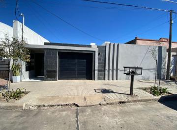 Departamento · 54m² · 3 Ambientes · Venta / Departamento / 2 Dorm. / Servicios