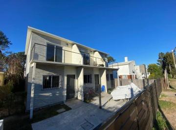 PH · 330m² · 3 Ambientes · 1 Cochera · Venta El Pinar Casa 2 Dorm. Patio Cochera