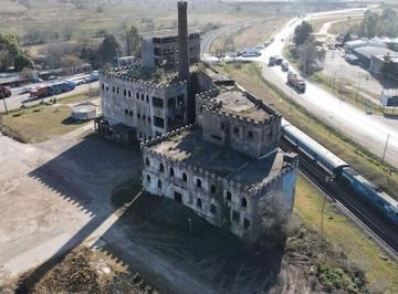 Edificio · 5710m² · 3 Cocheras · Edificio Venta Uso Industrial Buen Acceso Cañuelas
