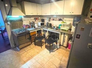 Casa · 115m² · 8 Ambientes · Casa Multifamiliar en Venta en Florida