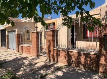 Casa · 86m² · 4 Ambientes · 2 Cocheras · Venta Casa B° Santa Rita Guaymallen Mendoza