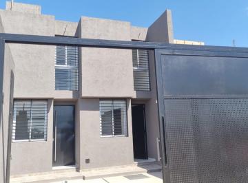 Departamento · 70m² · 4 Ambientes · 1 Cochera · Venta Departamento Duplex en Villa Arauca. Maipú