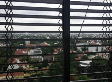 Departamento de 1 ambiente, Morón · Departamento Muy Luminoso con Ambiente Dividido