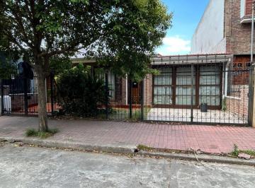 Casa · 189m² · 6 Ambientes · 2 Cocheras · Venta Casa 3 Dorm. en Barrio San Francisco - Apto Credito