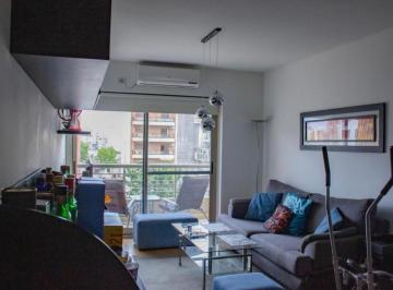 Departamento de 3 ambientes, Parque Chacabuco · Excelente Tres Ambientes a La Venta con Cochera Cubierta en Parque Chacabuco