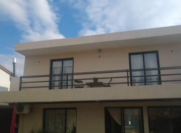 Casa · 220m² · 5 Ambientes · 2 Cocheras · Casa en Venta en Tejas 4