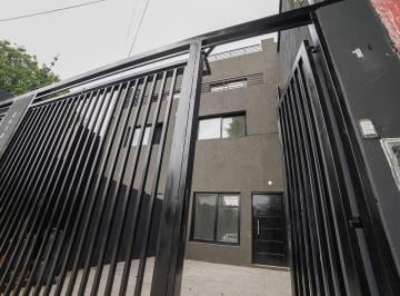 Casa · 68m² · 4 Ambientes · 1 Cochera · Duplex 4 Ambientes a Estrenar en Florida