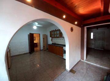 Casa de 5 ambientes, Rosario · Departamento de Pasillo Unico Barrio Belgrano