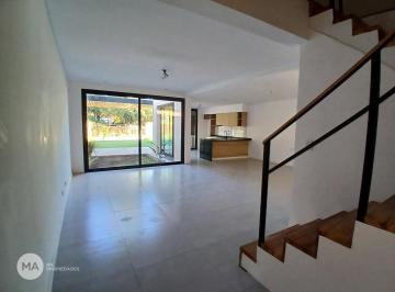 Casa · 134m² · 6 Ambientes · 2 Cocheras · Casa 3 Dorm. - Rodríguez 2000 - Los Troncos Funes | Venta