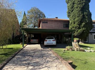 Casa · 212m² · 3 Dormitorios · 4 Cocheras · Casa de 3 Dorm. en Maschwitz Club - Apta Credito