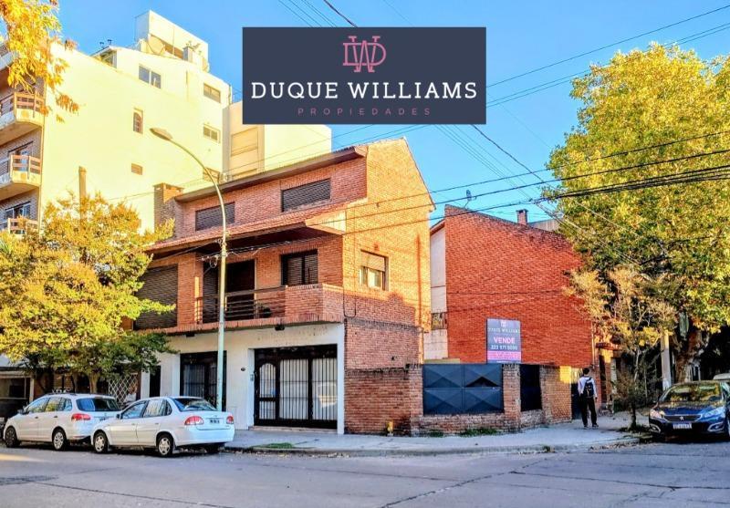 Chalet 4 amb, 143m² con patio y cochera — Plaza Peralta Ramos
