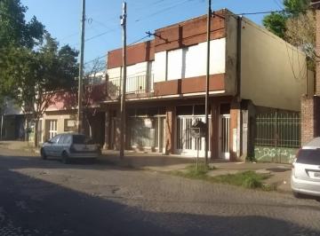 Casa · 180m² · 10 Ambientes · 1 Cochera · Casa en Venta - 2 Dorm. 3 Baños - 600 m² - La Plata