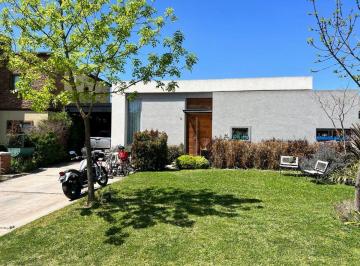 Casa · 140m² · 5 Ambientes · 3 Cocheras · Alquiler - San Alfonso - Pilar del Este - 5 Amb