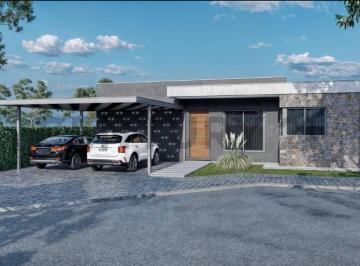Casa · 111m² · 5 Ambientes · 2 Cocheras · Venta de Caza en Pozo en Las Cortaderas 3