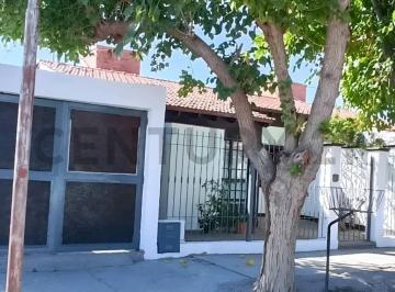 Casa · 81m² · 4 Ambientes · 1 Cochera · Venta de Casa "Barrio El Sol"