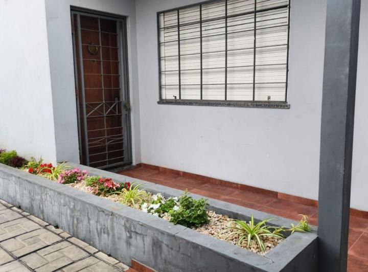 Casa en alquiler en Quilmes Oeste · 3 ambientes