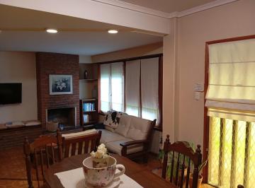 Casa · 154m² · 5 Ambientes · 1 Cochera · Venta de Chalet de 5 Ambientes - Calle Bordabehere 1100 - Barrio 9 de Julio - Mar del Plata