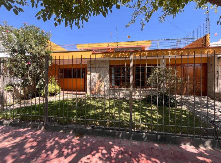 Casa · 235m² · 7 Ambientes · 1 Cochera