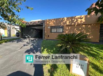 Casa · 145m² · 4 Ambientes · 2 Cocheras · Casa en Venta Tejas IV