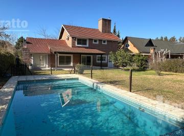 Casa · 193m² · 4 Ambientes · Casa en Venta de 3 Dorm. en Santa María de Tigre