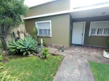 Casa de 3 ambientes, Berazategui · Importante Casa en Venta con Mucho Potencial