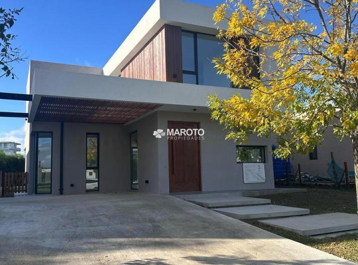 Casa en venta en Araucarias · 6 ambientes