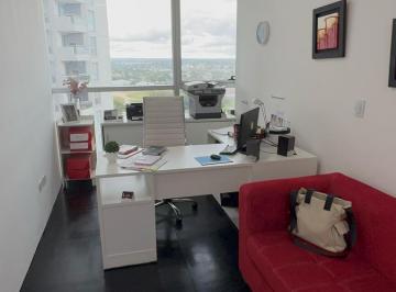 Oficina comercial · 90m² · 6 Ambientes · 1 Cochera · Oficina Completa de 90 m² con Cocina y Cochera Subterránea