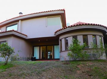 Casa de 8 ambientes, Ciudad de Mendoza · Casa de Categoria en Barrio Dalvian